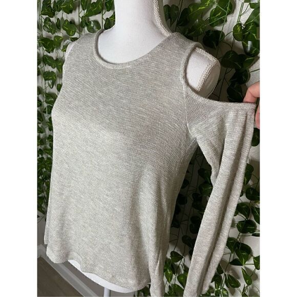 Abercrombie and Fitch Long Sleeve Crew Neck Sweater - Picture 3 of 7